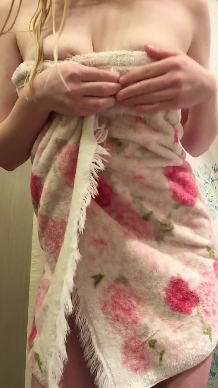 Towel Drop Tease Porn Video Nekyda