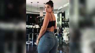 Large Butts: That flexible butt in jeans...