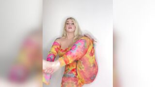 PAWG stretching and twerking - Big Asses