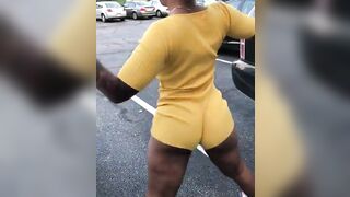 Large Dark Butt: Young Barbo twerking