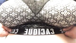 Large Boobs Gone Wild: My 1st titty drop!