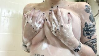 Large Tiddy Alt Gals: Soapy boobs require 2 sets of hands, any takers?