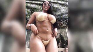 Bimbo Girl: Moriah Mills