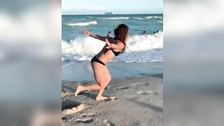 Built Chicks: Demi Bagby working out at the beach