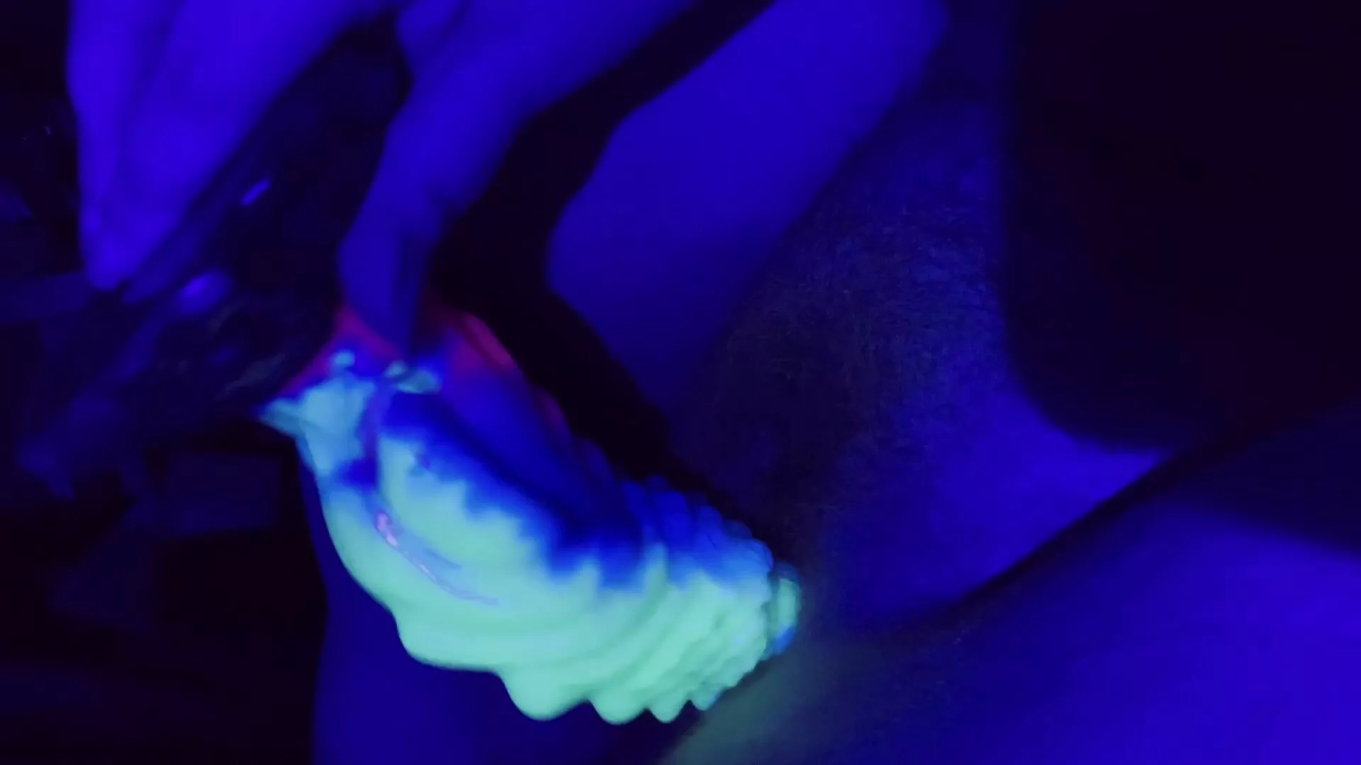 Bad Dragon: A UV slip n' slide ????no lube needed - Porn GIF Video |  nekyda.com