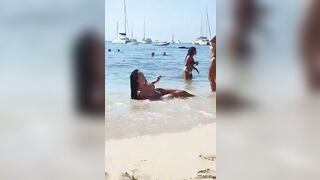 Ibiza beach - Beach Girls