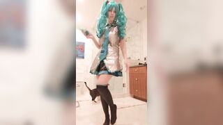 Berpl: I'm online until 11:30PM PST for the hatsune miku rave!!